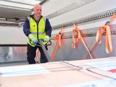 Pallet freight collection and delivery UK